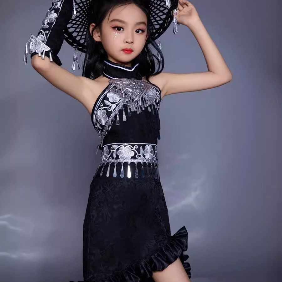 Children's Suit Trailing Skirt - огляд і ціна Ethnic Fashion Runway